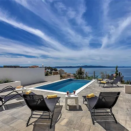 Legero Mit Pool 300 Meter Zum Villa
